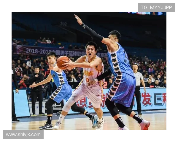 南京篮球队的现状揭秘：从训练到比赛的全景观察与分析